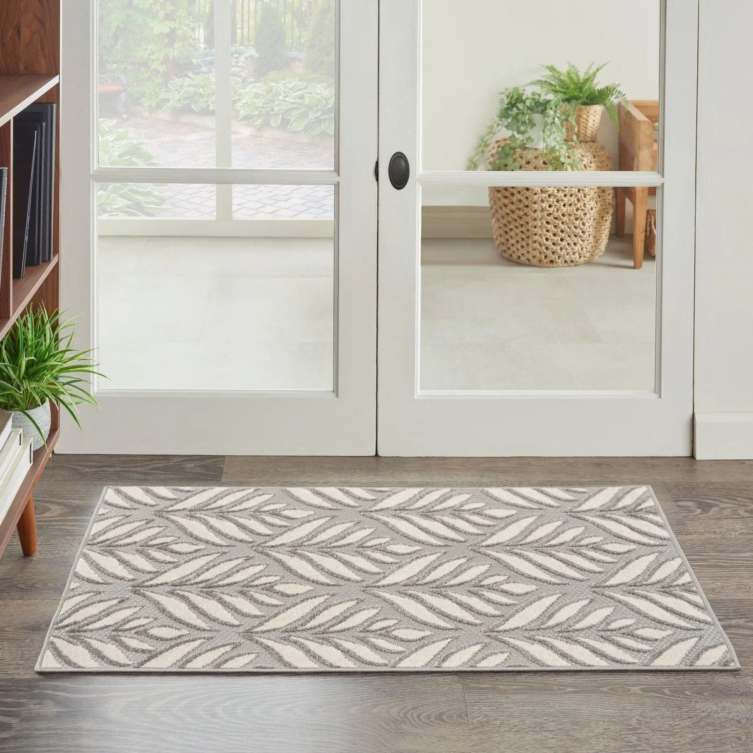 Aloha Grey Tropical Indoor/Outdoor Rug