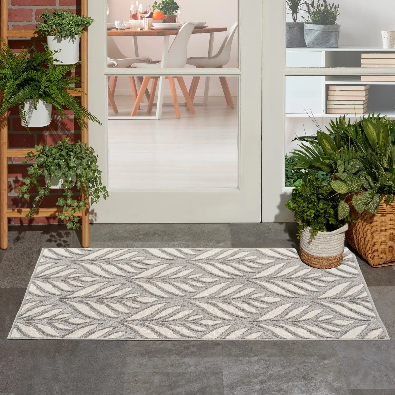Aloha Grey Tropical Indoor/Outdoor Rug